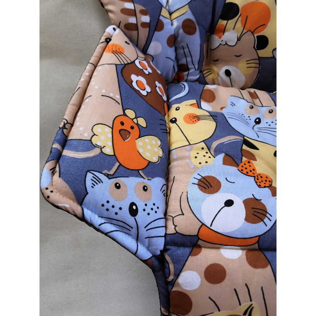  Купить чехол на стульчик для кормления Happy Baby Kevin (Любимые коты, двусторонний)